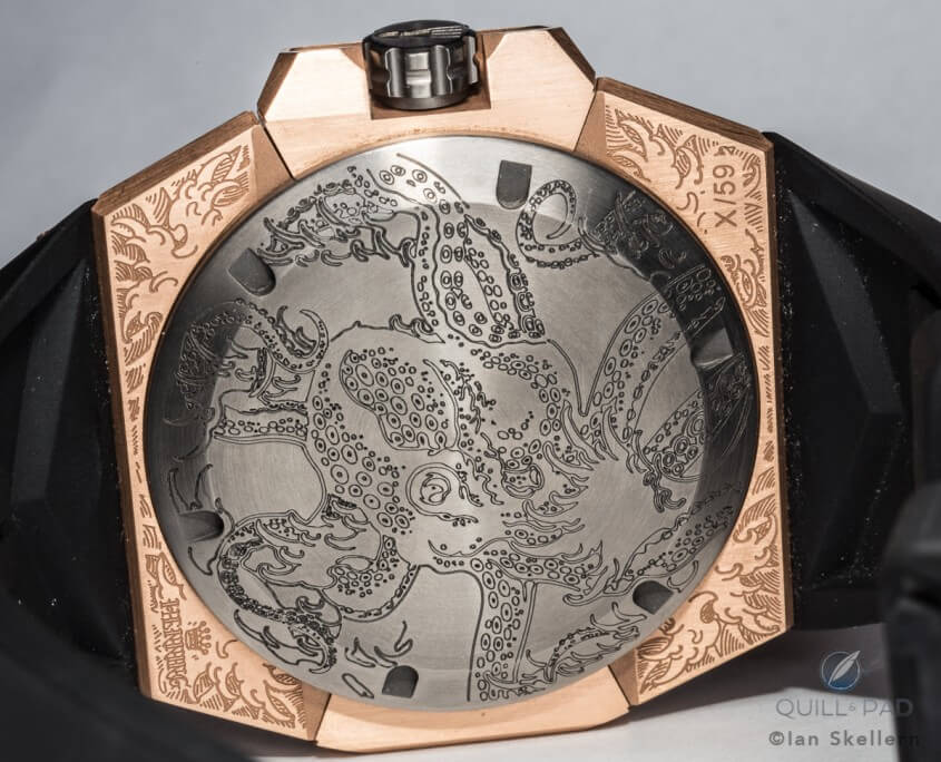 Linde Werdelin Oktopus Moon Tattoo back engraving