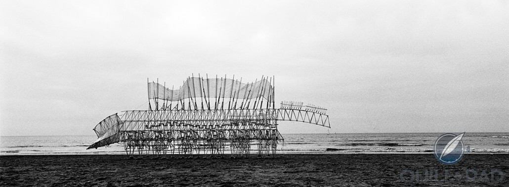 Animaris Umerus on Scheveningen beach in the Netherlands from Lena Herzog's book 'Strandbeest The Dream Machines of Theo Jansen'