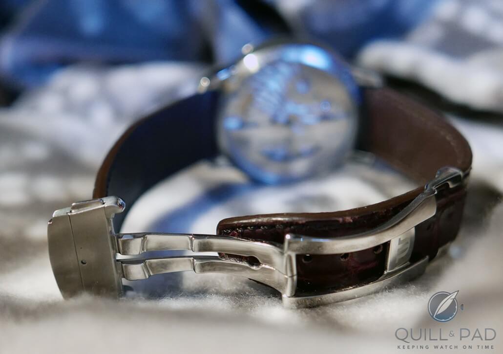 The excellent folding clasp on the Masterpiece Gravity enures a very comfortable fit