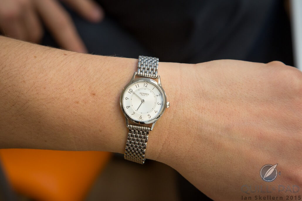 Slim d’Hermès 25 mm on a silky smooth metal link bracelet