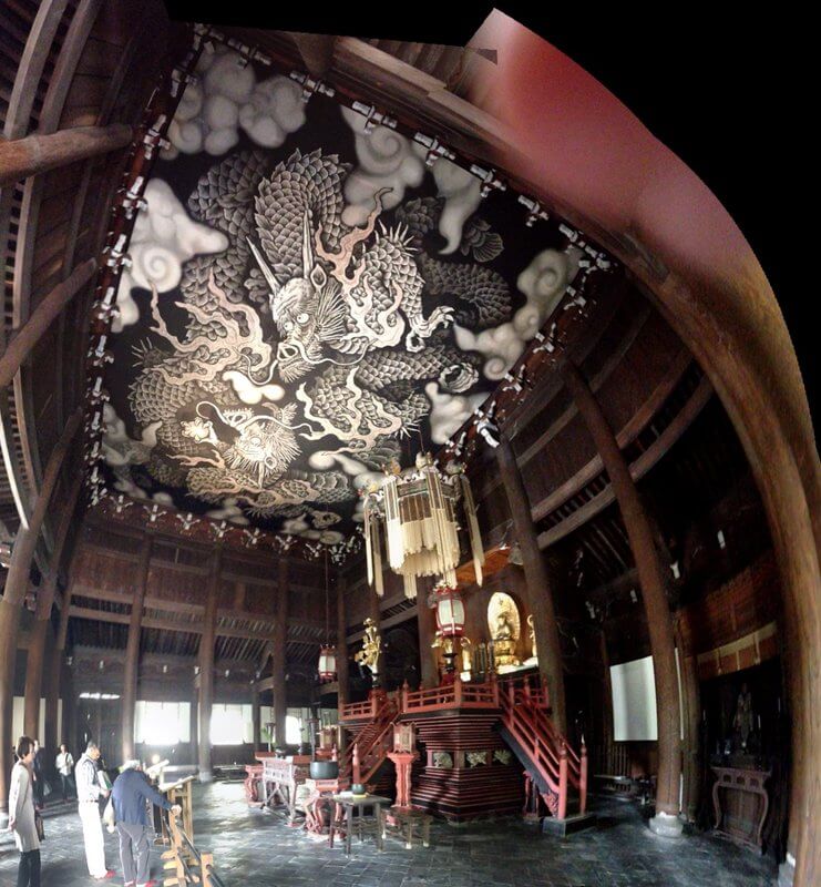 Twin dragons on the ceiling of the Kennin-ji Temple in Japan