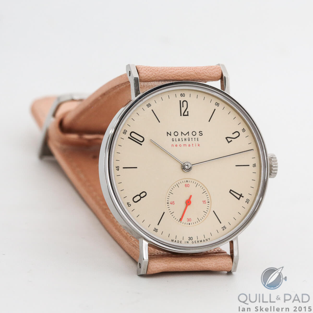Nomos Glashütte Tangente Neomatik Champagner
