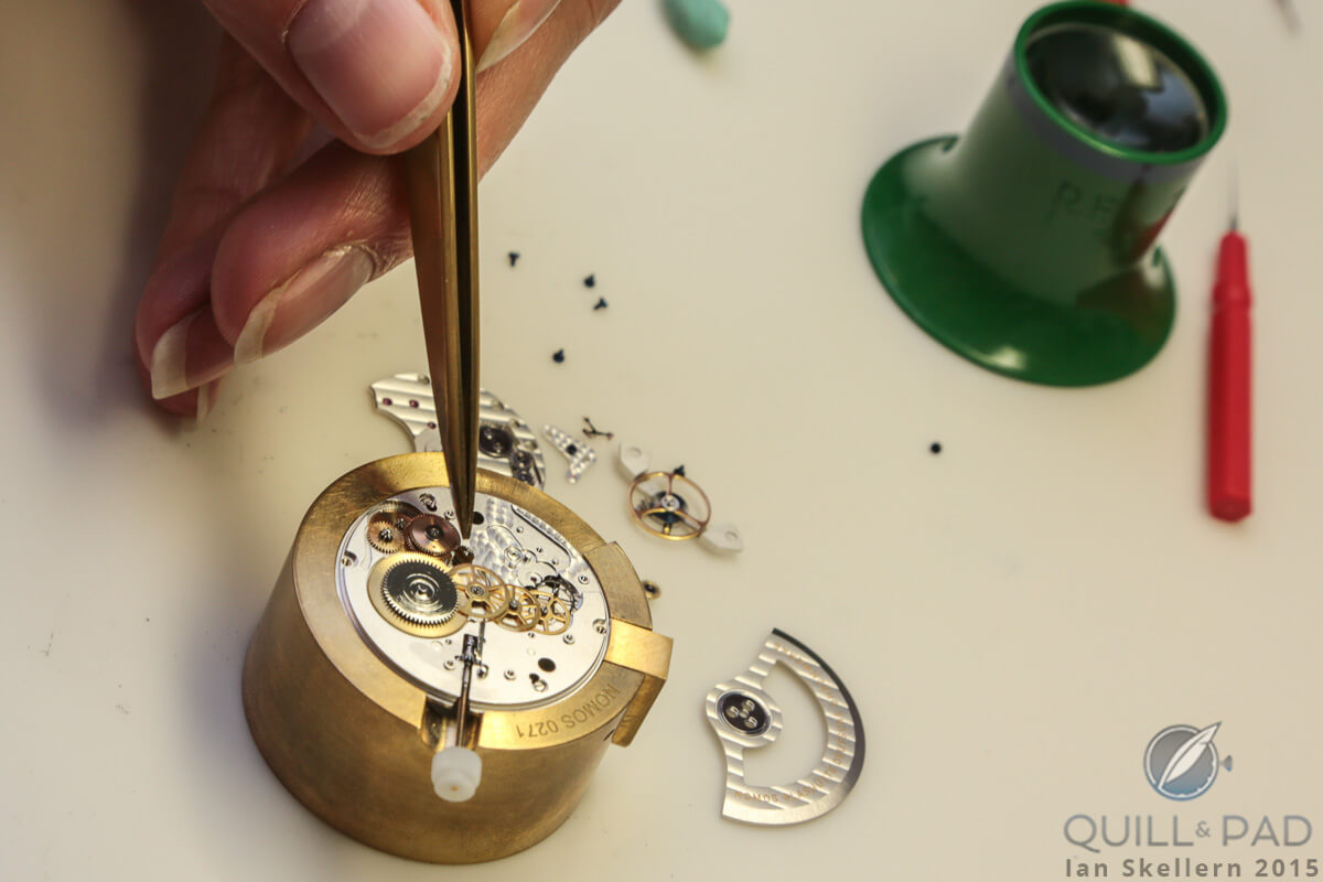 Assembly of Nomos Glashütte’s automatic Caliber DUW 3001