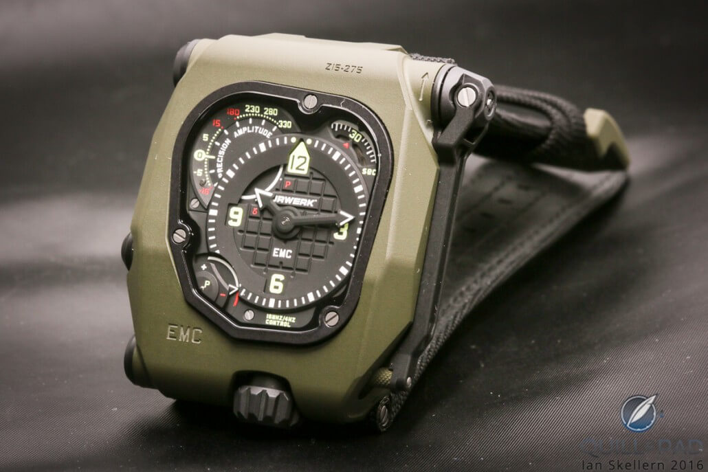 Urwerk EMC2 in olive green
