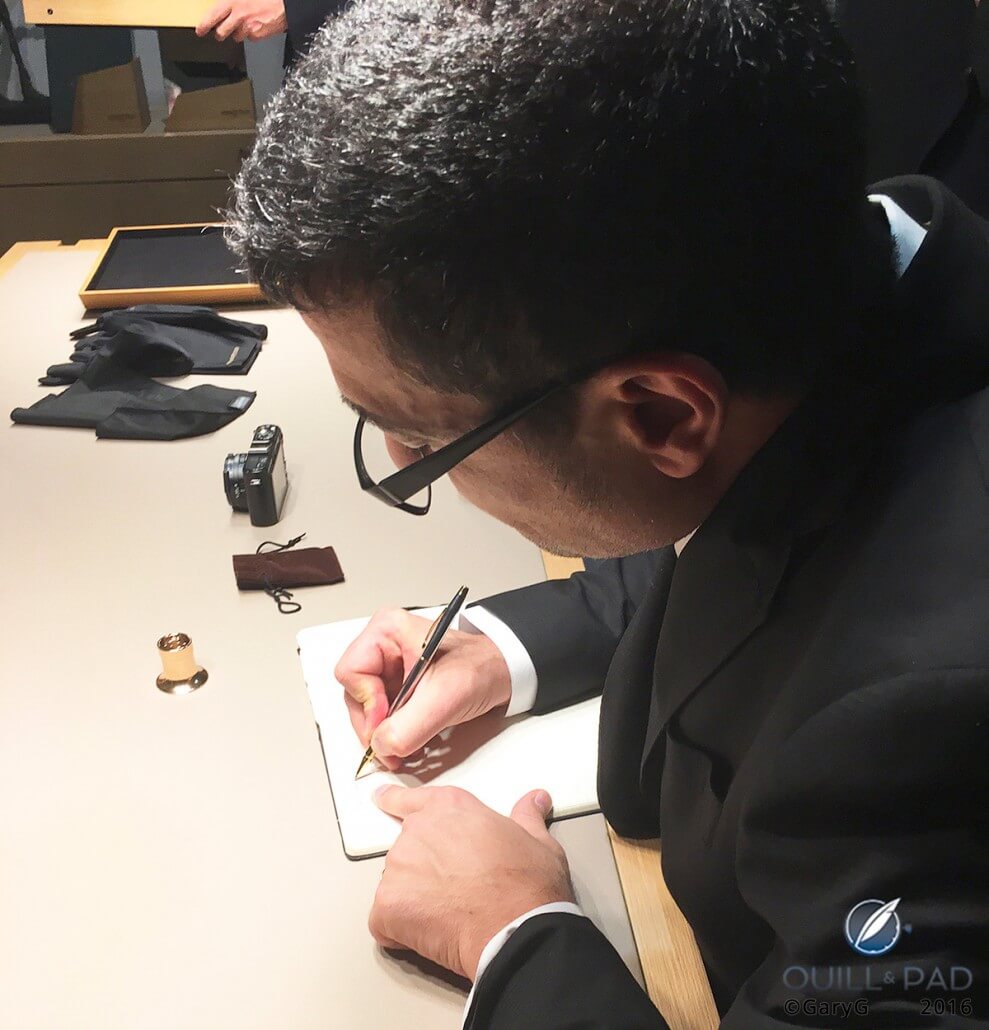Stay in touch: Giulio Papi provides contact information (photo courtesy AllenS)