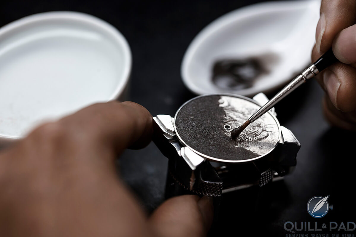 Enamelling the dial of the Hermès Arceau Tigre Email Ombrant