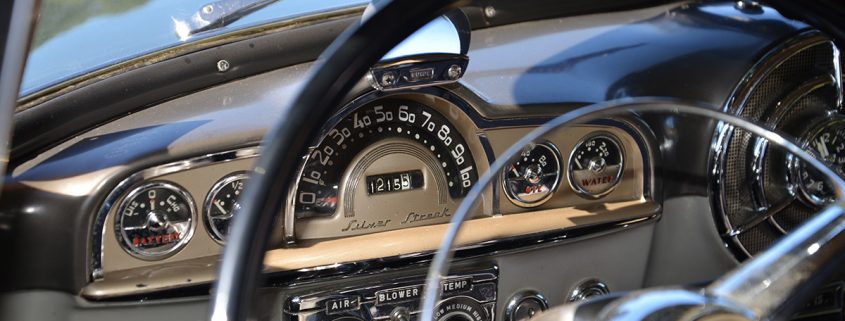 Dashboard of a Pontiac Silver Streak at the 2016 Atlanta Concours d’Elegance