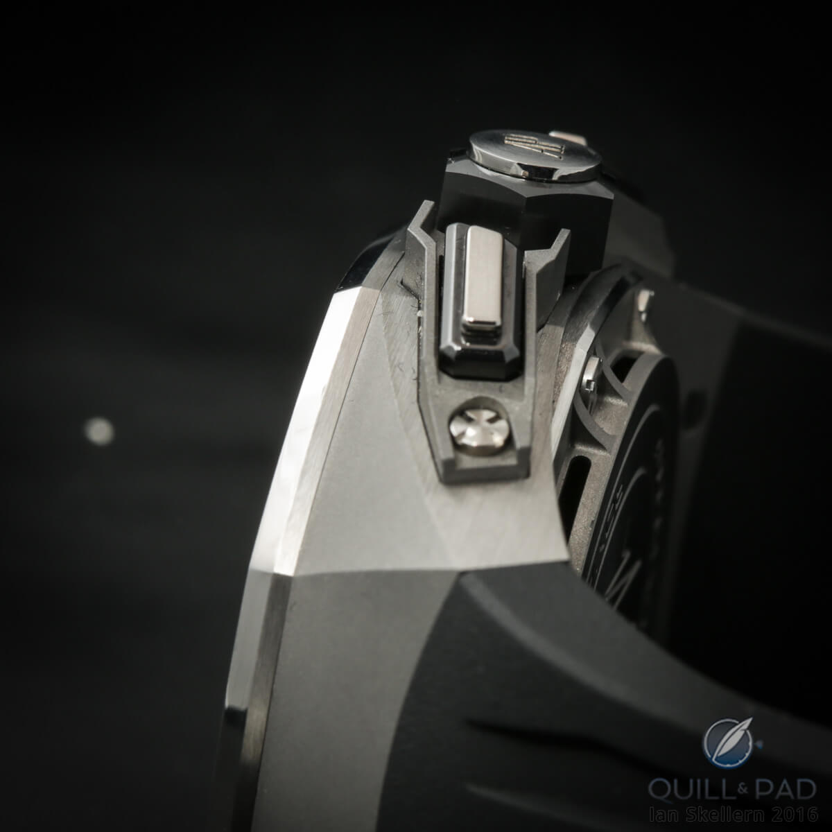 Chronograph pusher on the caseband of the Audemars Piguet Royal Oak Concept Supersonnerie