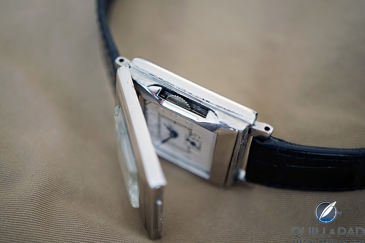 Time-setting disk revealed by the opening case of the Blancpain Rolls by Léon Hatot