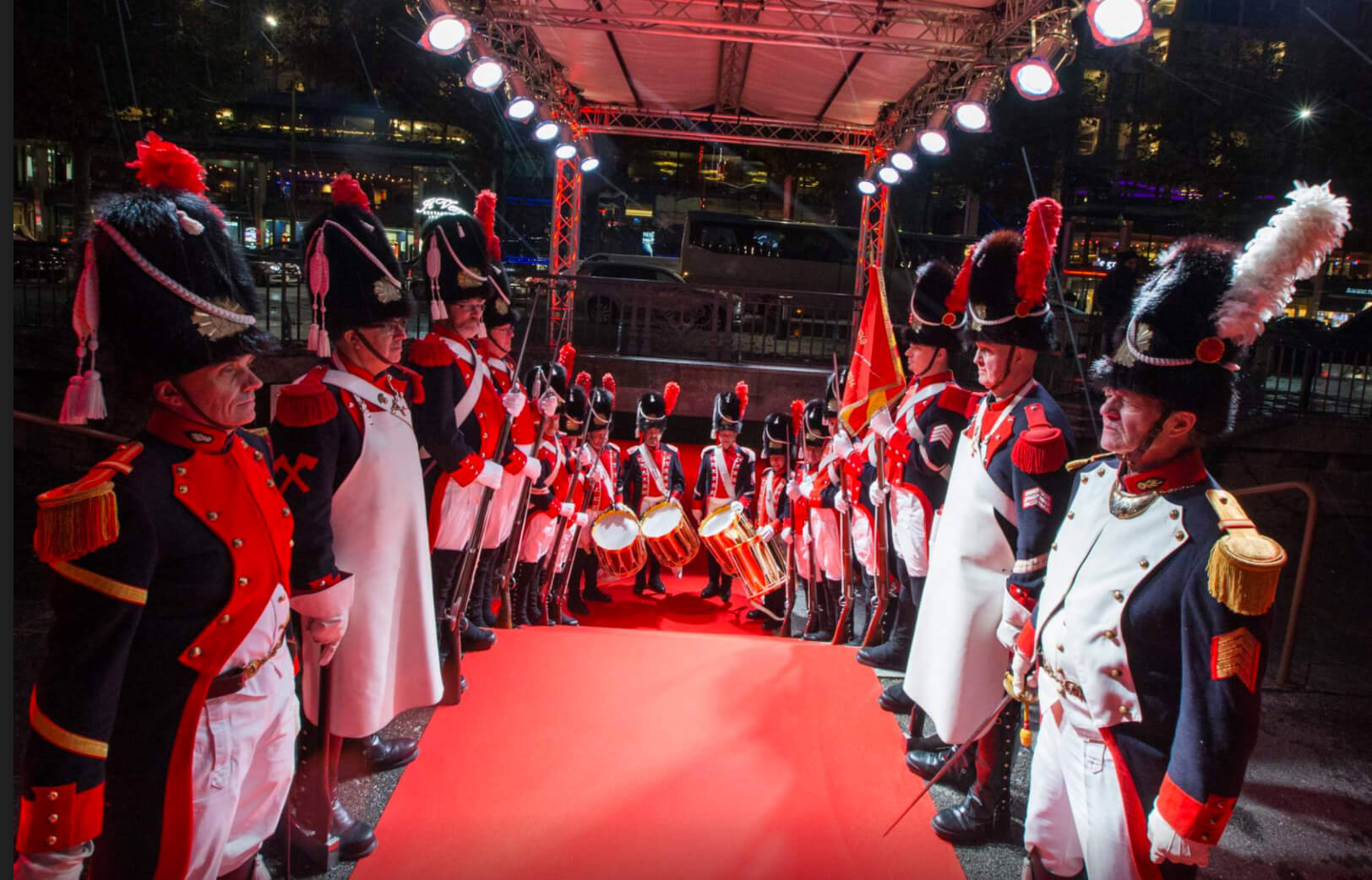 Impressive red carpet entrance to the 2016 Grand Prix d’Horlogerie de Genève (photos courtesy Grégory Maillot/www.point-of-views.ch)