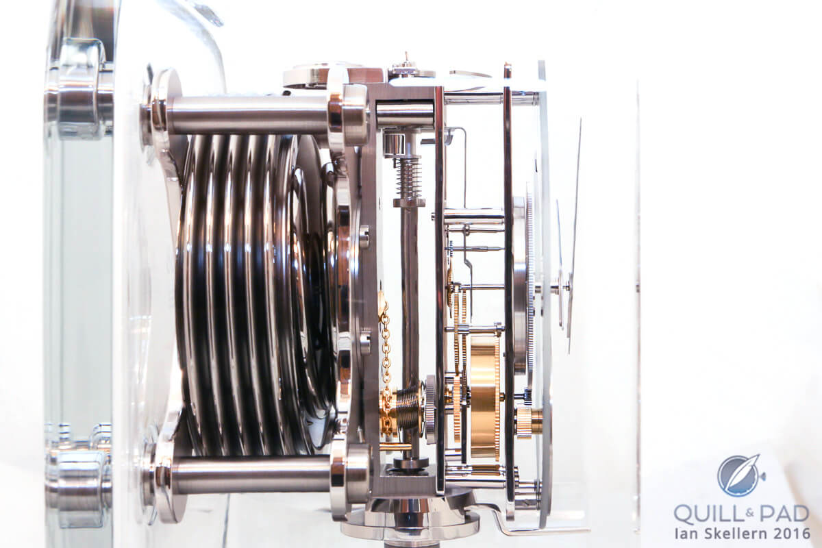 Side on view of the movement of the Jaeger-LeCoultre Atmos 568 by Marc Newson