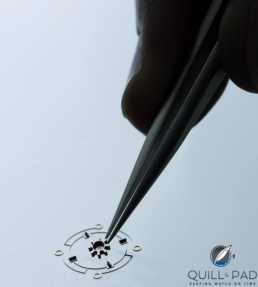 De Bethune Résonique high-frequency escapement
