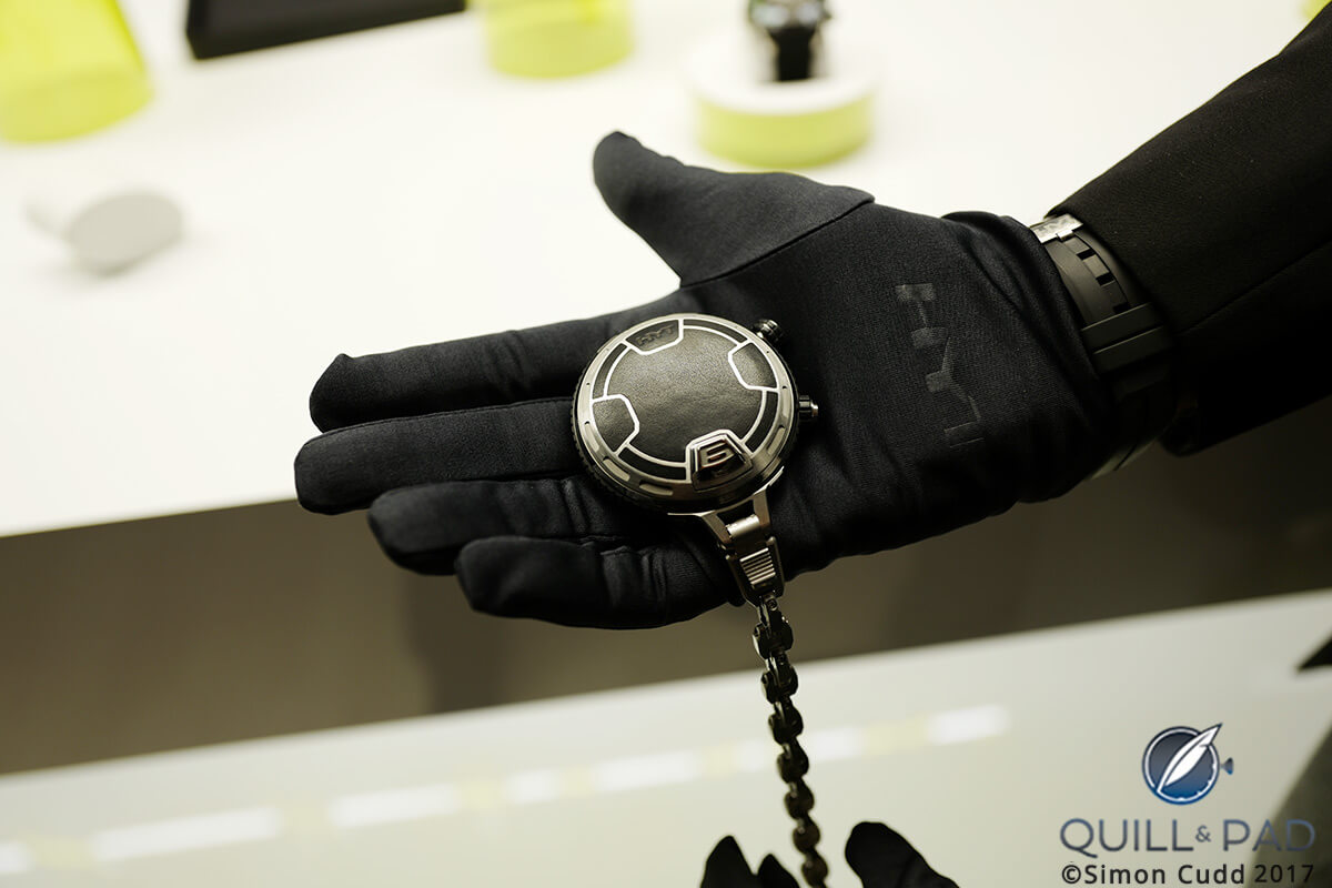 HYT Skull Pocket closed