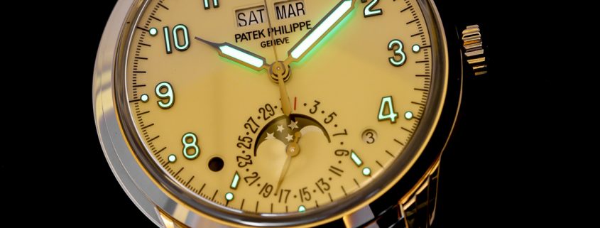 Patek Philippe Reference 5320G lume shot