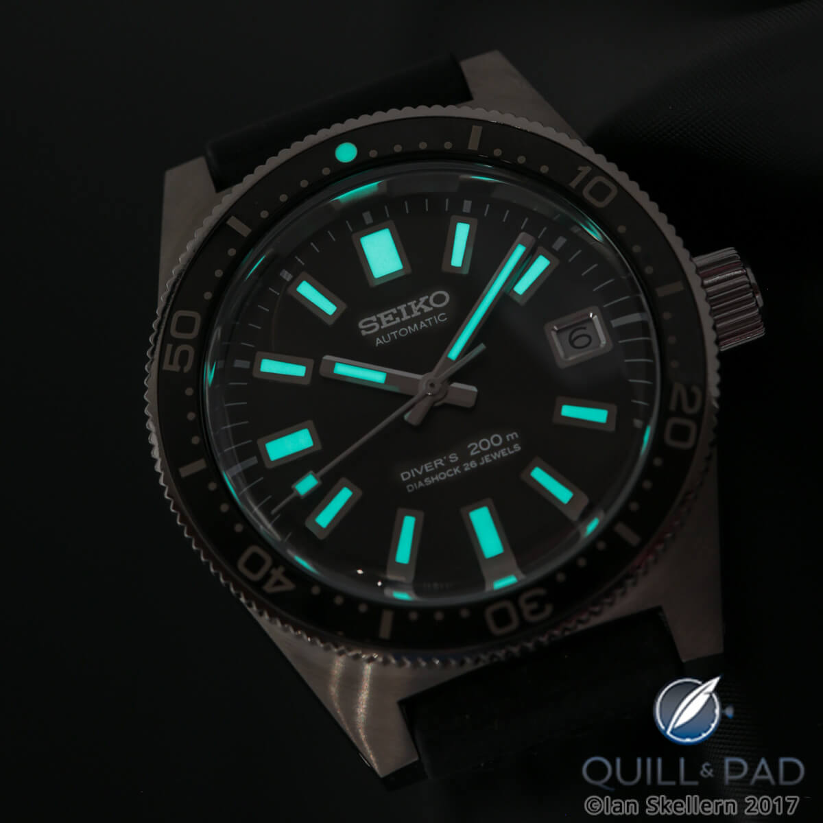 Seiko Prospex Diver's 200m lume shot