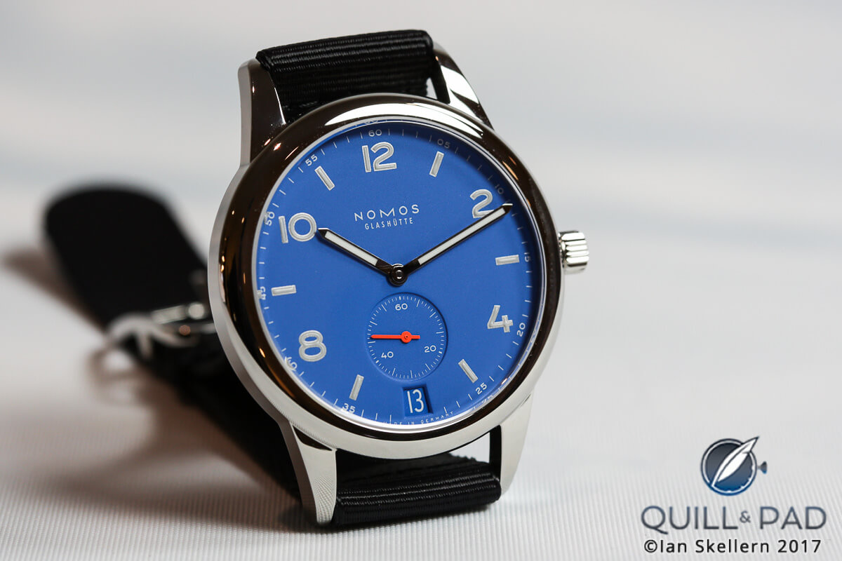 Nomos Glashutte Club Automat Datum signalblau