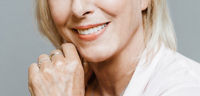 Martina Navratilova wearing Avantitst Navratilova watch