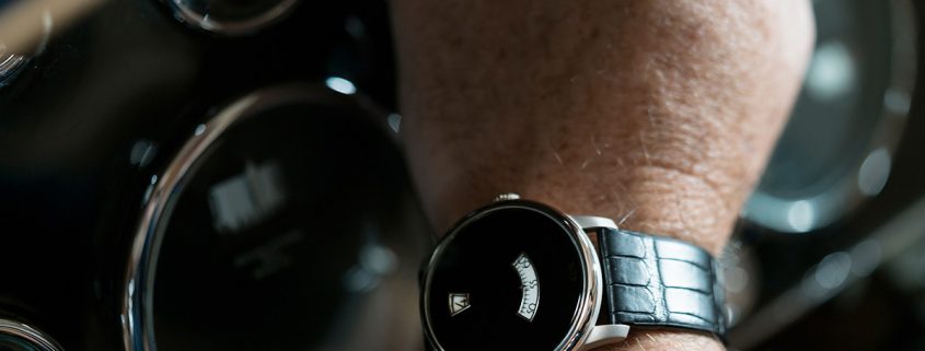 Icon Watch Duesey on the wrist
