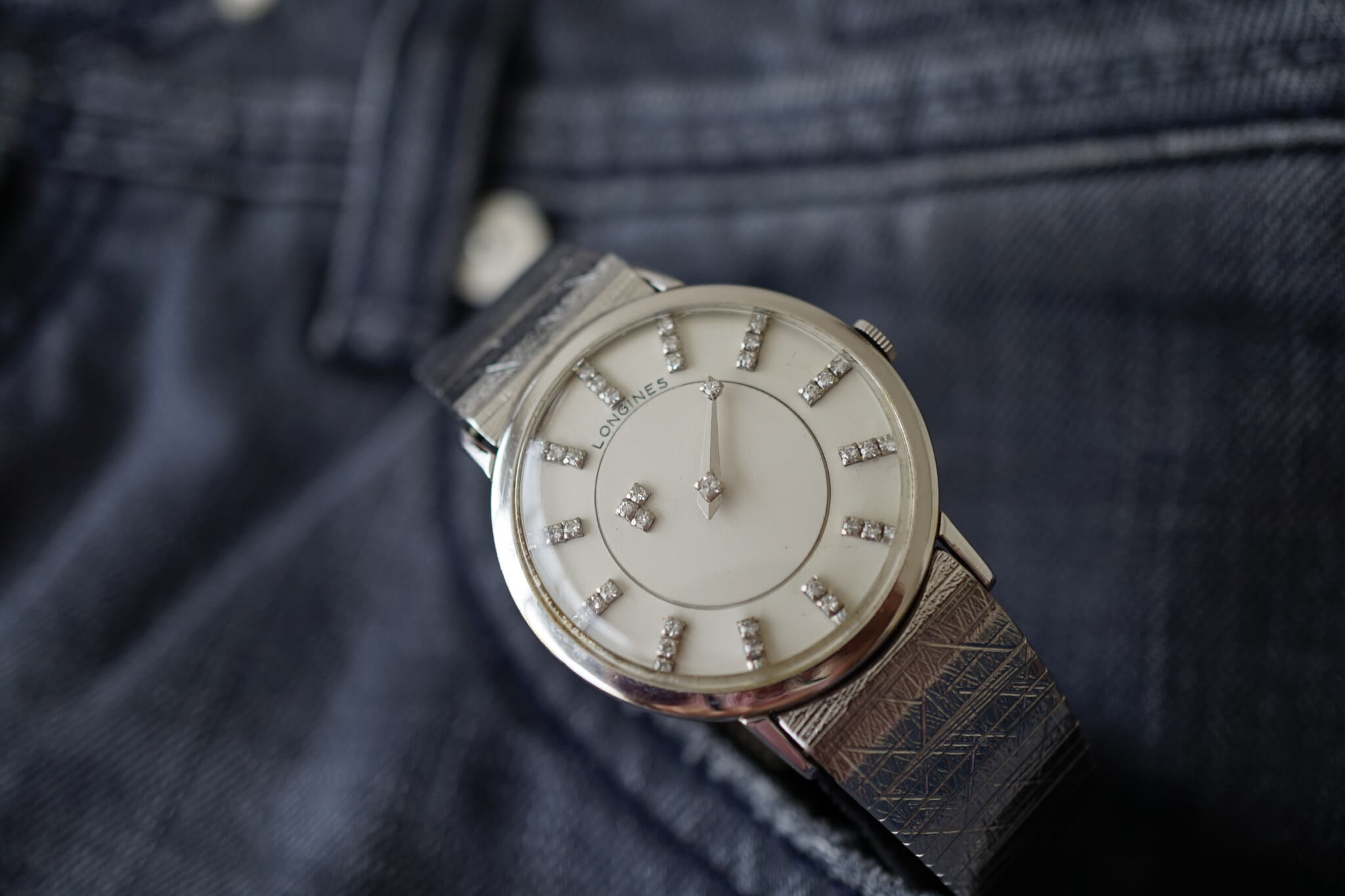 Vintage Longines Mystery watch, the hours are indicated by the three diamonds at 10 o'clock