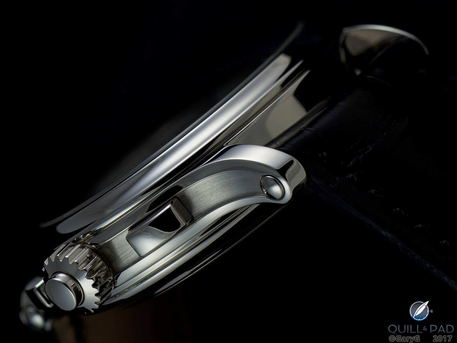 Case profile view: Patek Philippe Reference 5370P