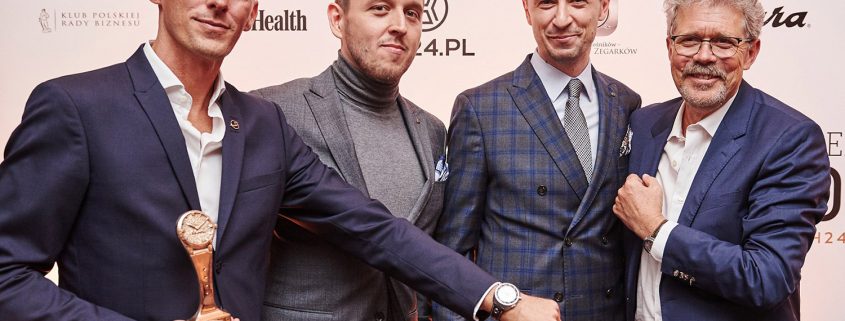 Accepting the CH24.PL 2017 WOTY award for the Singer Reimagined Track 1: Marco Borraccino (Singer Reimagined), Lukasz Doskosz (CH24.PL), Tomasz Kiełtyka (CH24.PL) and Jean-Marc Wiederrecht (Agenhor)