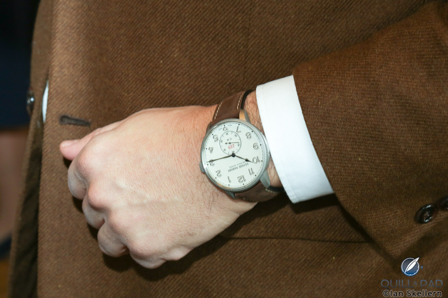 Ulysse Nardin Marine Torpilleur Military with eggshell-colored dial on the wrist