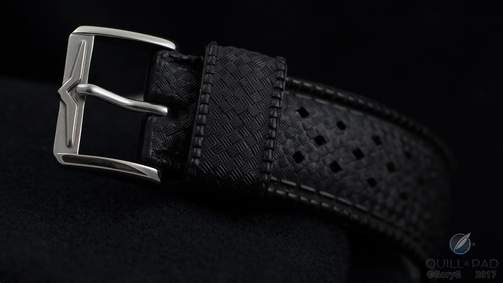 Details matter: “V” clasp, Vulcain Cricket Nautical at Analog/Shift