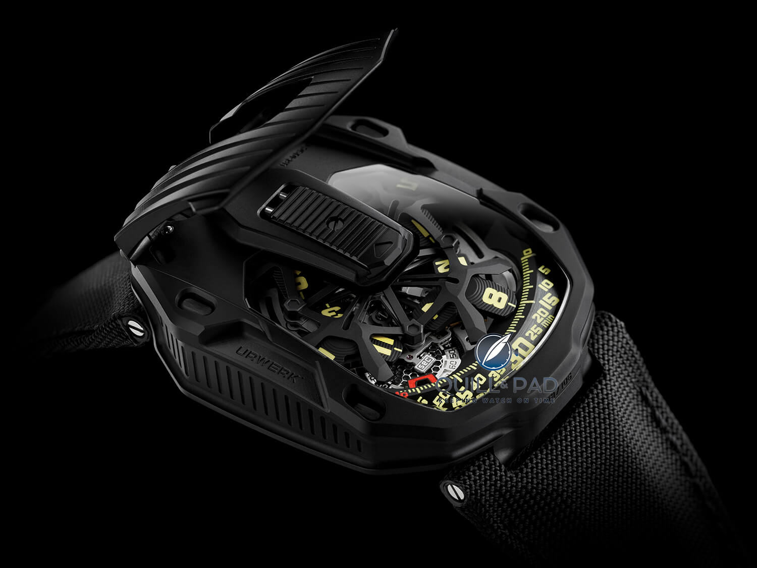 Urwerk UR-105 CT Black with cover open