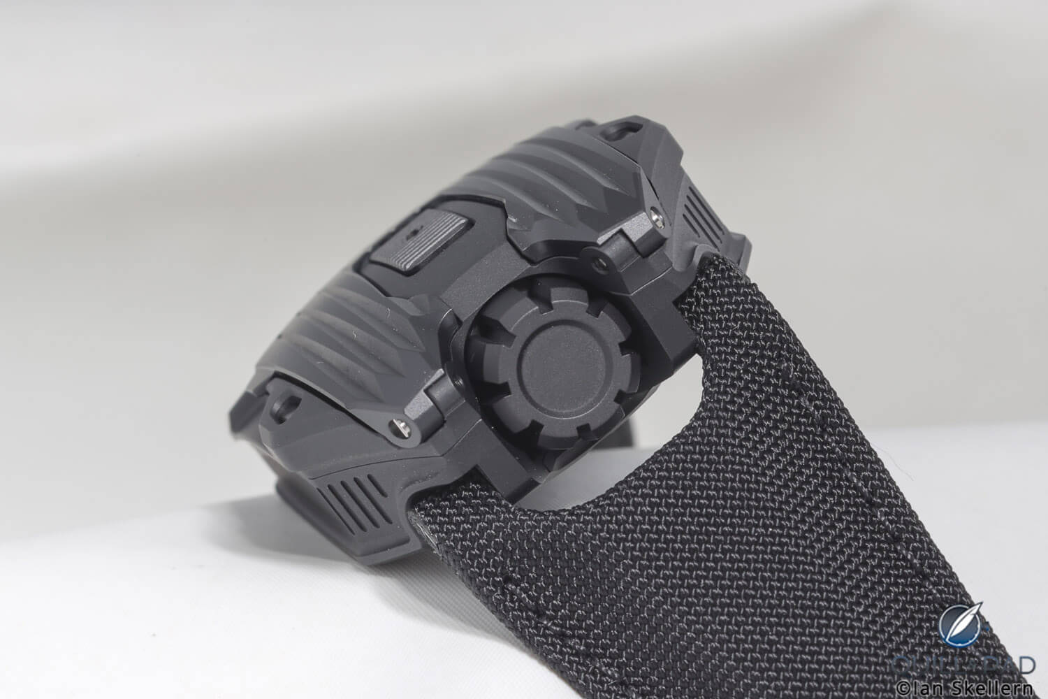 Impressive crown of the Urwerk UR-105 CT Black