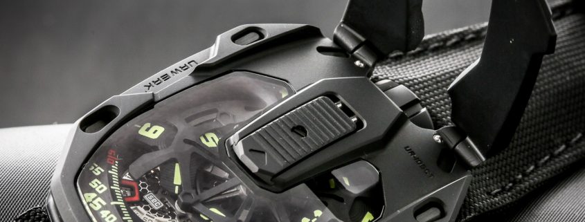 Urwerk UR-105 CT Black with cover open