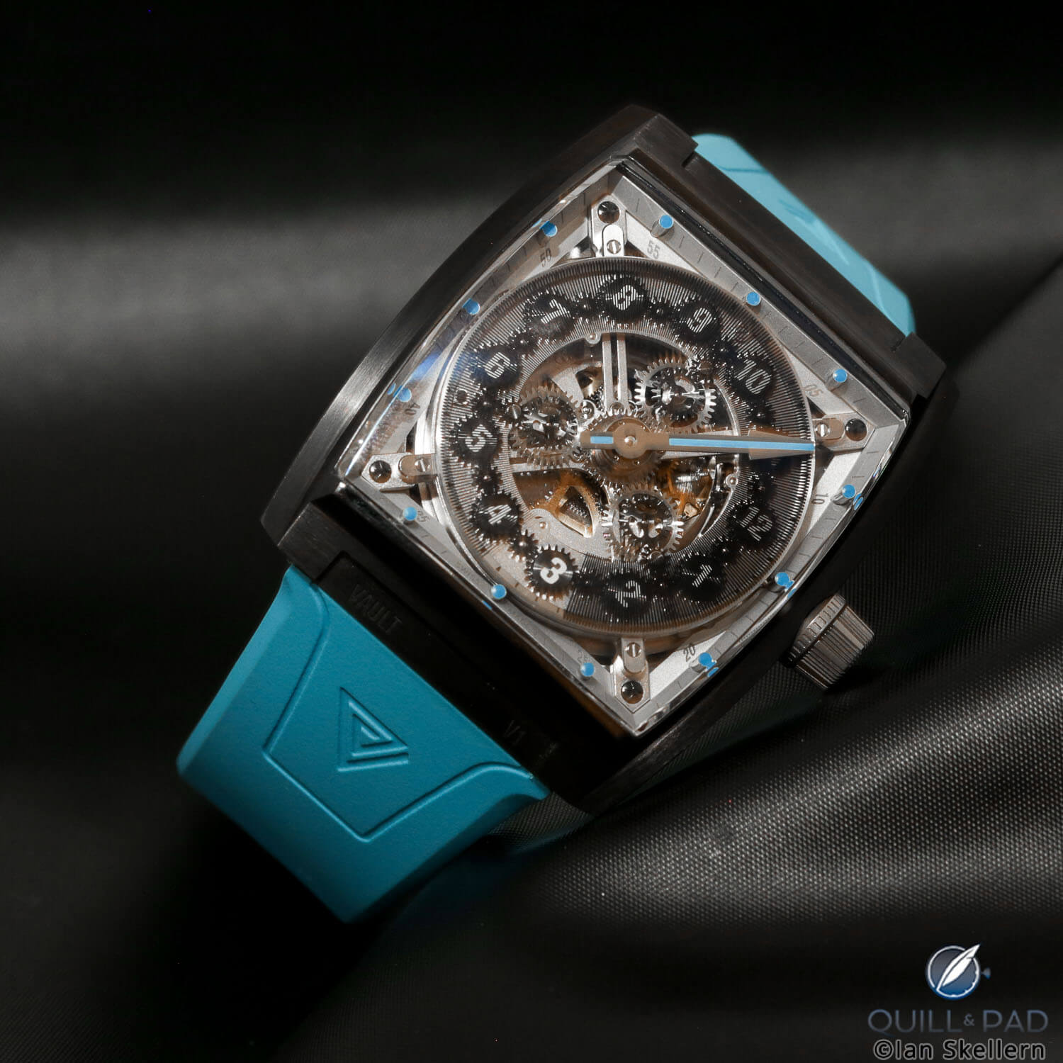 Vault V1+ in blue
