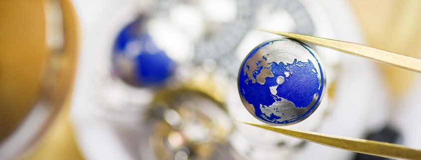 Assembling a hemispherical indicator of the Edouard Bovet Flying Tourbillon