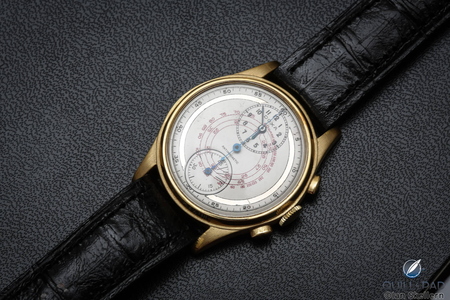 This 34 mm gold-plated Doxa chronograph powered by Venus Caliber 140 is part of Gerd-Rüdiger Lang’s extensive chronograph collection