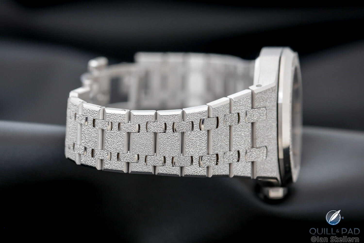 Frosted gold bracelet of the Audemars Piguet Royal Oak Double Balance Wheel Openworked