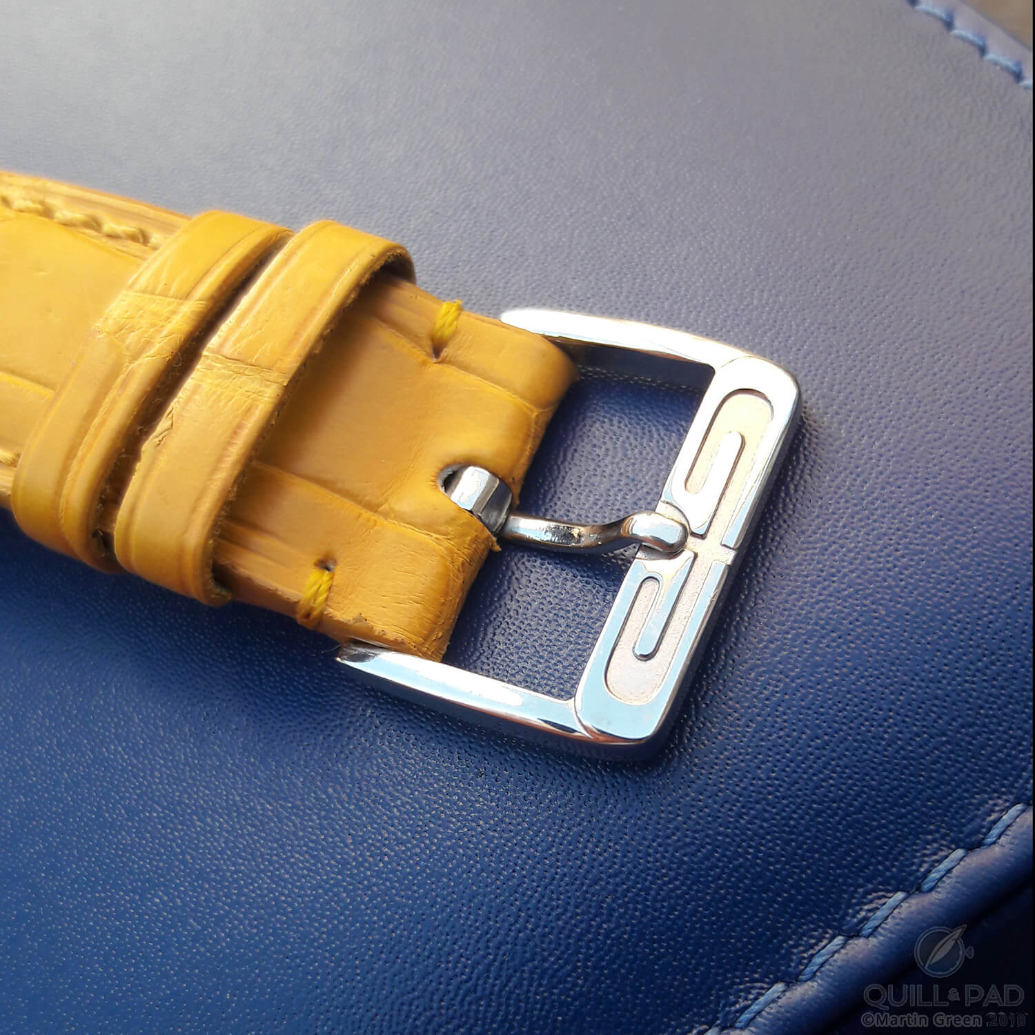 Gérald Genta Retro Classic buckle