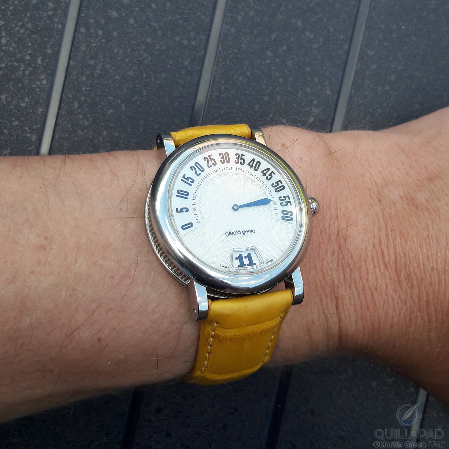 Gérald Genta Retro Classic on the wrist