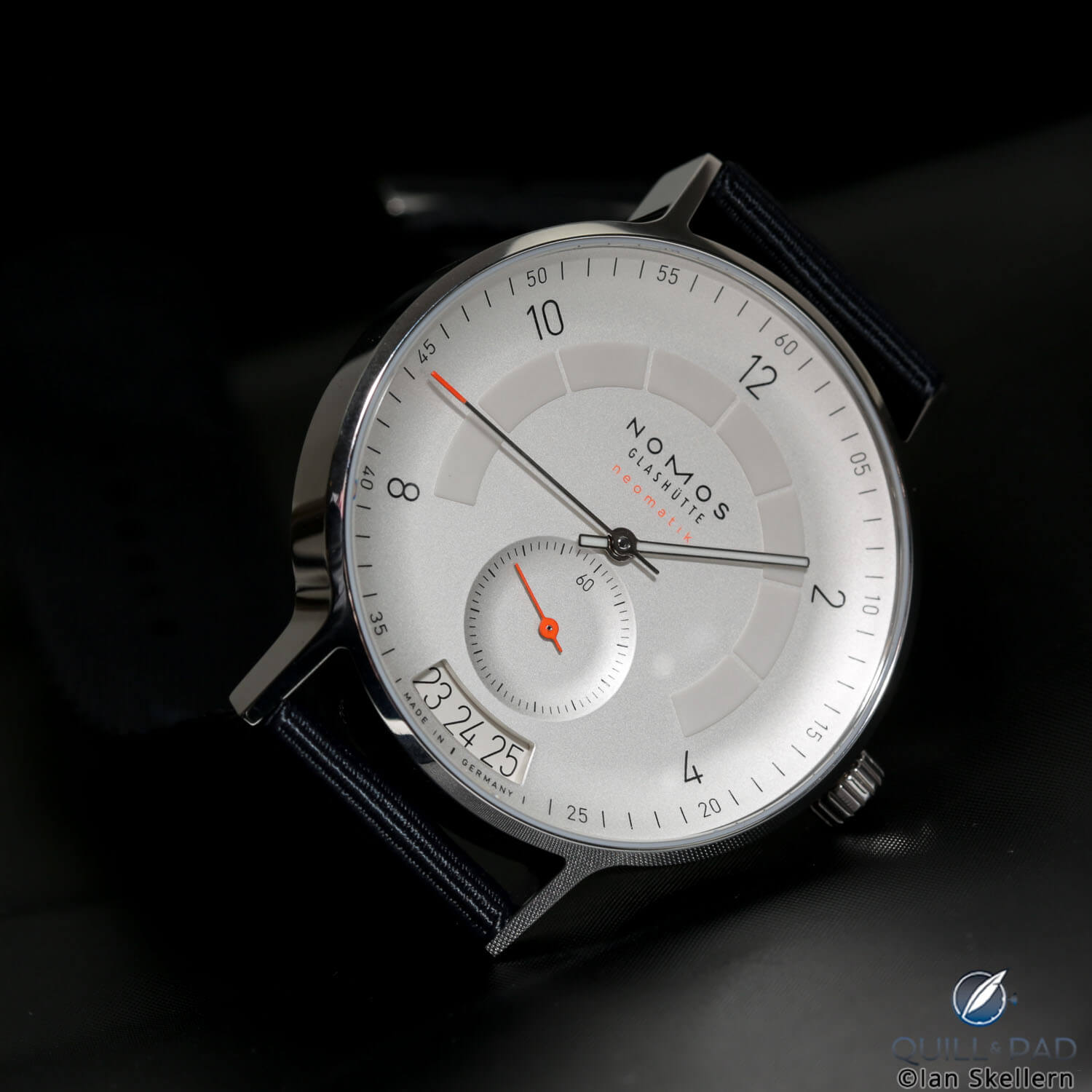 Nomos Autobahn
