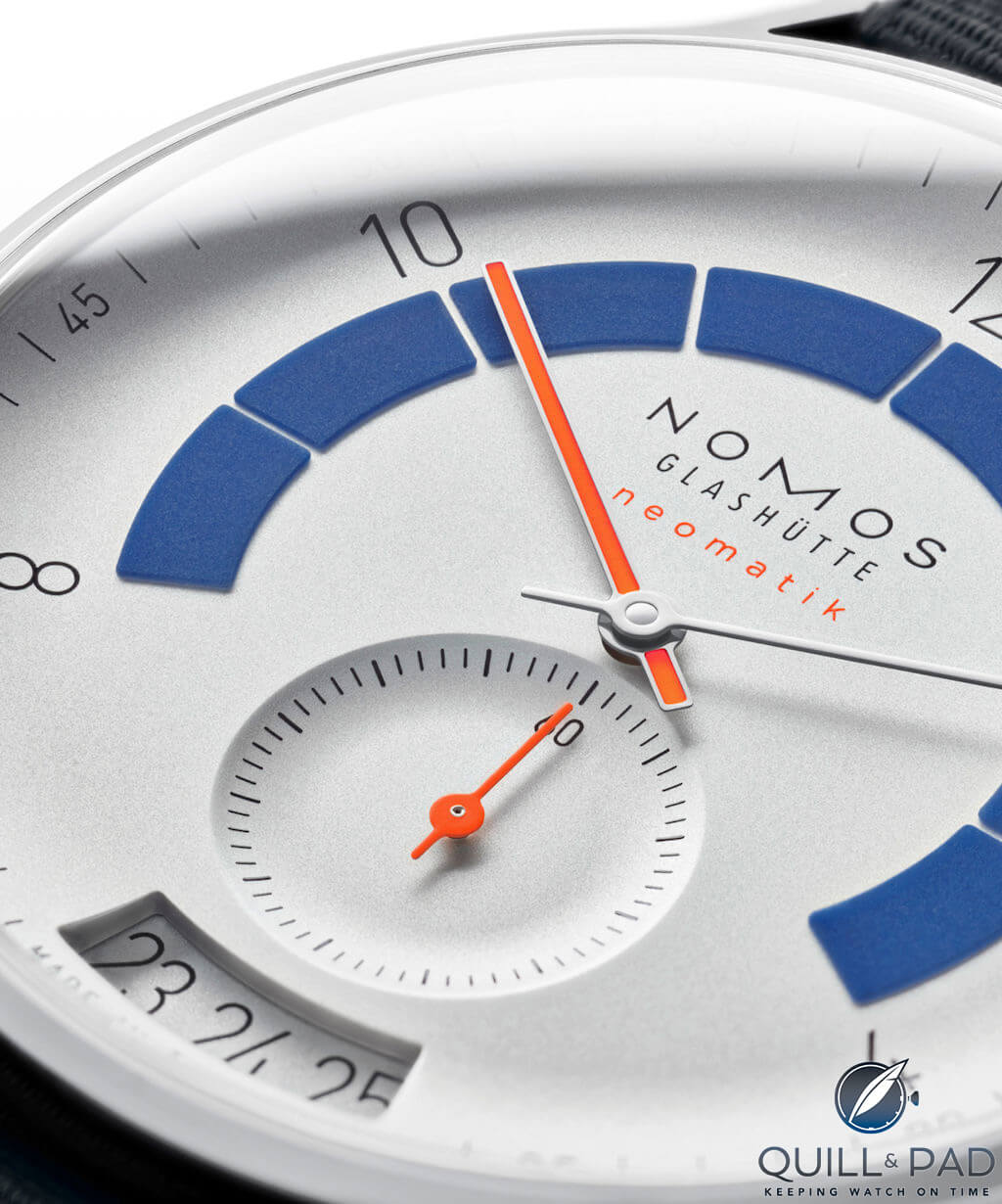 Nomos Autobahn curved dial details