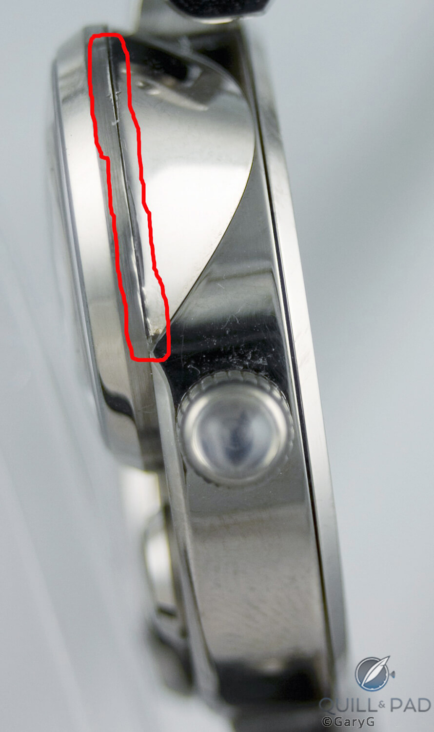 Damage to the small bezels of the Vianney Halter Contemporaine prior to restoration