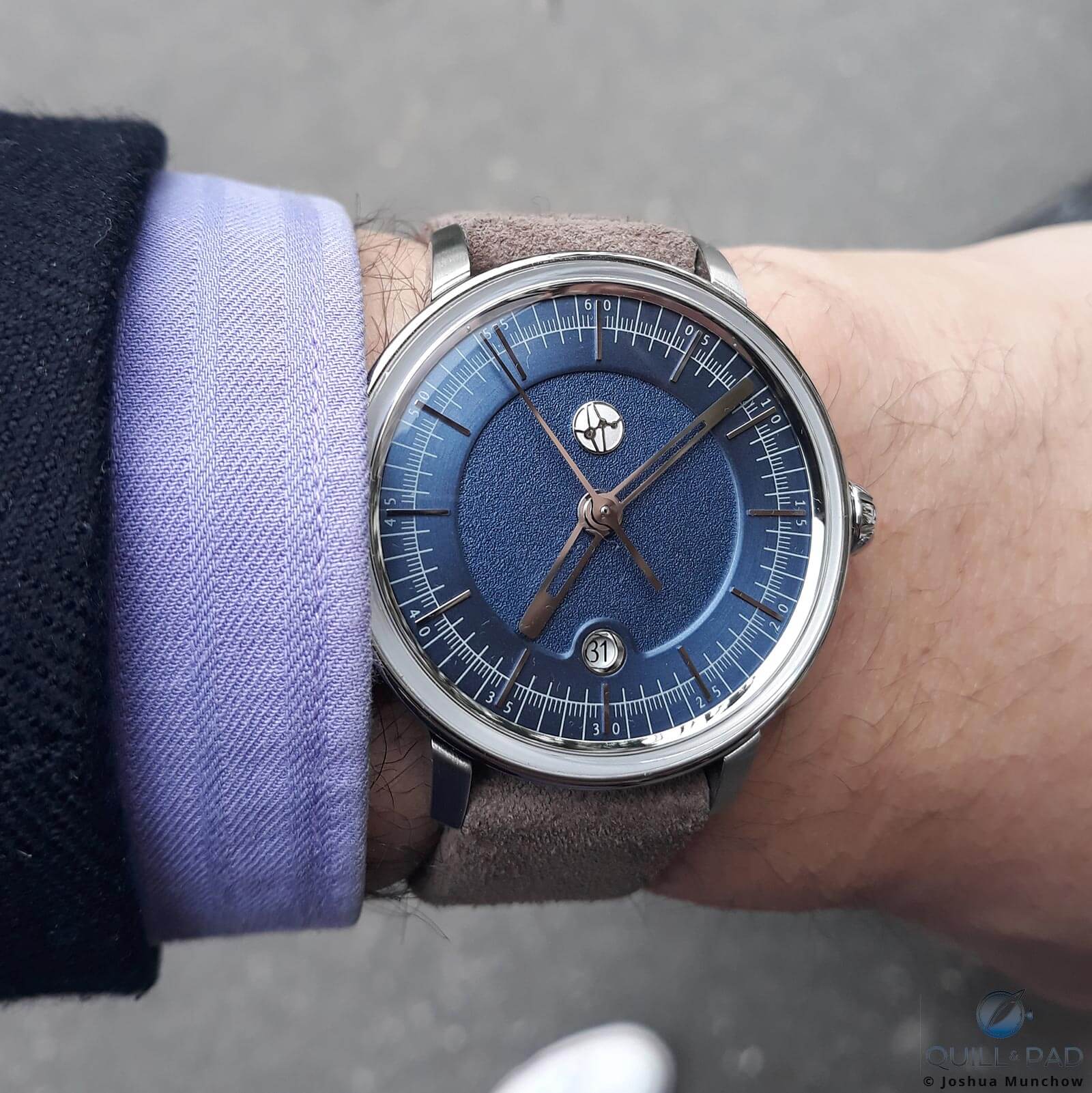 Lundis Bleus Essentielles Ref. 1110 on the wrist