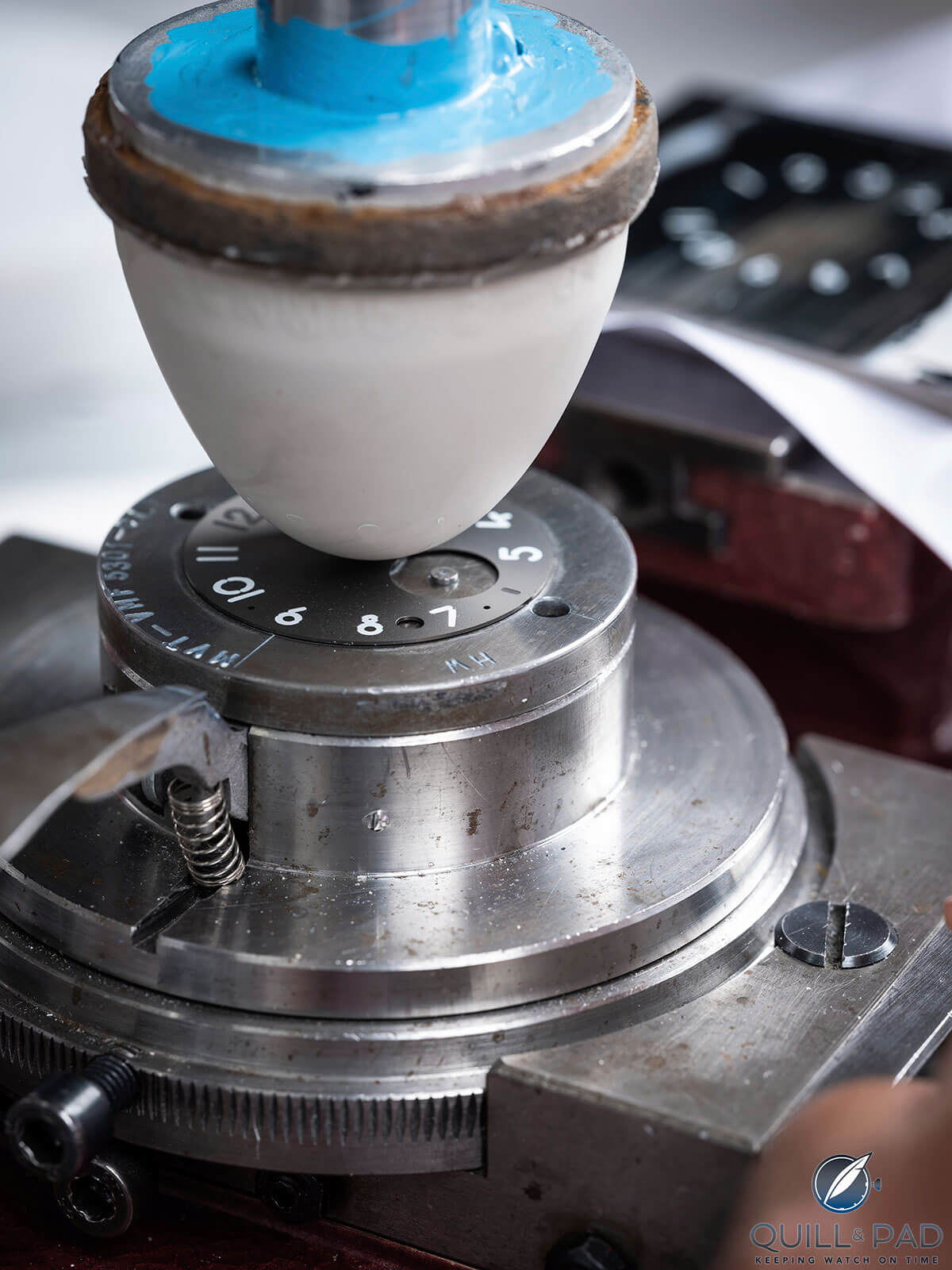 Pad printing a dial of the Slim D’Hermès Titane